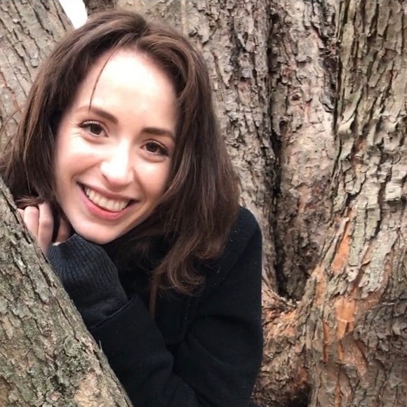 Meet your Posher, Danya - Picture 1 of 1